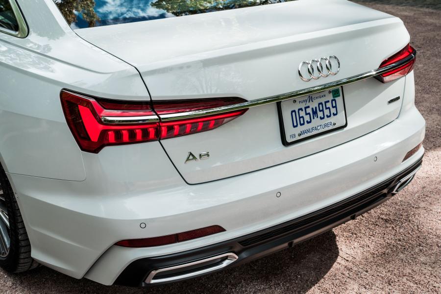 Детали экстерьера Audi A6 3.0 TFSI Quattro S-Line (C8) 2018 года  (NA) (фото 35 из 40)